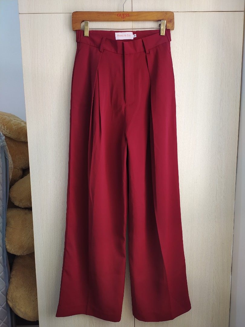 Roxy & Co Emma Adjustable Trousers - Maroon (Category: Other Bottoms) located in Bacoor. Submitted by lieze (Listing ID 1466443986, Image 2). Description: wide leg, high waist very comfy suotin from roxy & co on tiktok orig price 2,640 in maroon color fit to 25-26 waistline.