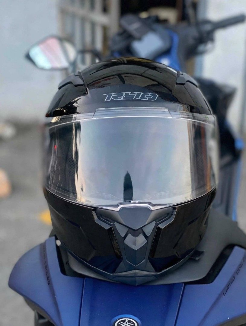 RYO used once (Category: Helmets and other Riding Gears) located in Pasig City. Submitted by karosel2020january05 (Listing ID 1466471949, Image 1). Description: Black full face helmet RYO Size XL.