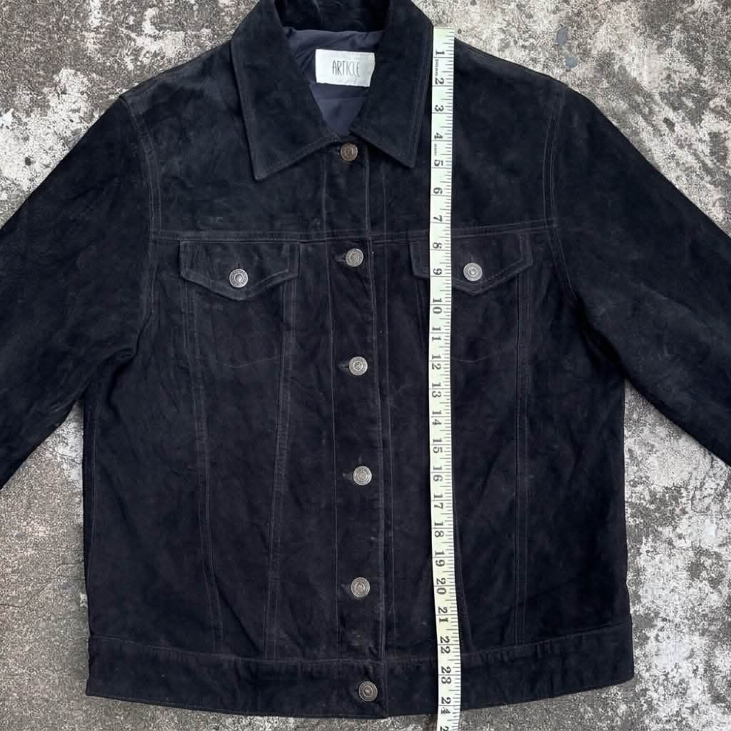 (S) ARTICLE Black Suede Tucker Leather Jacket (Category: Coats, Jackets and Outerwear) located in Bantay. Submitted by db_clothing (Listing ID 1466534803, Image 3). Description: - Brand: Article - Color: Classic Black - Material: Soft suede with clean interior lining - Features: Front button closure, regular collar, and chest pockets - Measurements (approximate): * Pit to Pit: 20 inches * Length: 24 inches * Sleeve Length: 23 inches * Shoulders: 