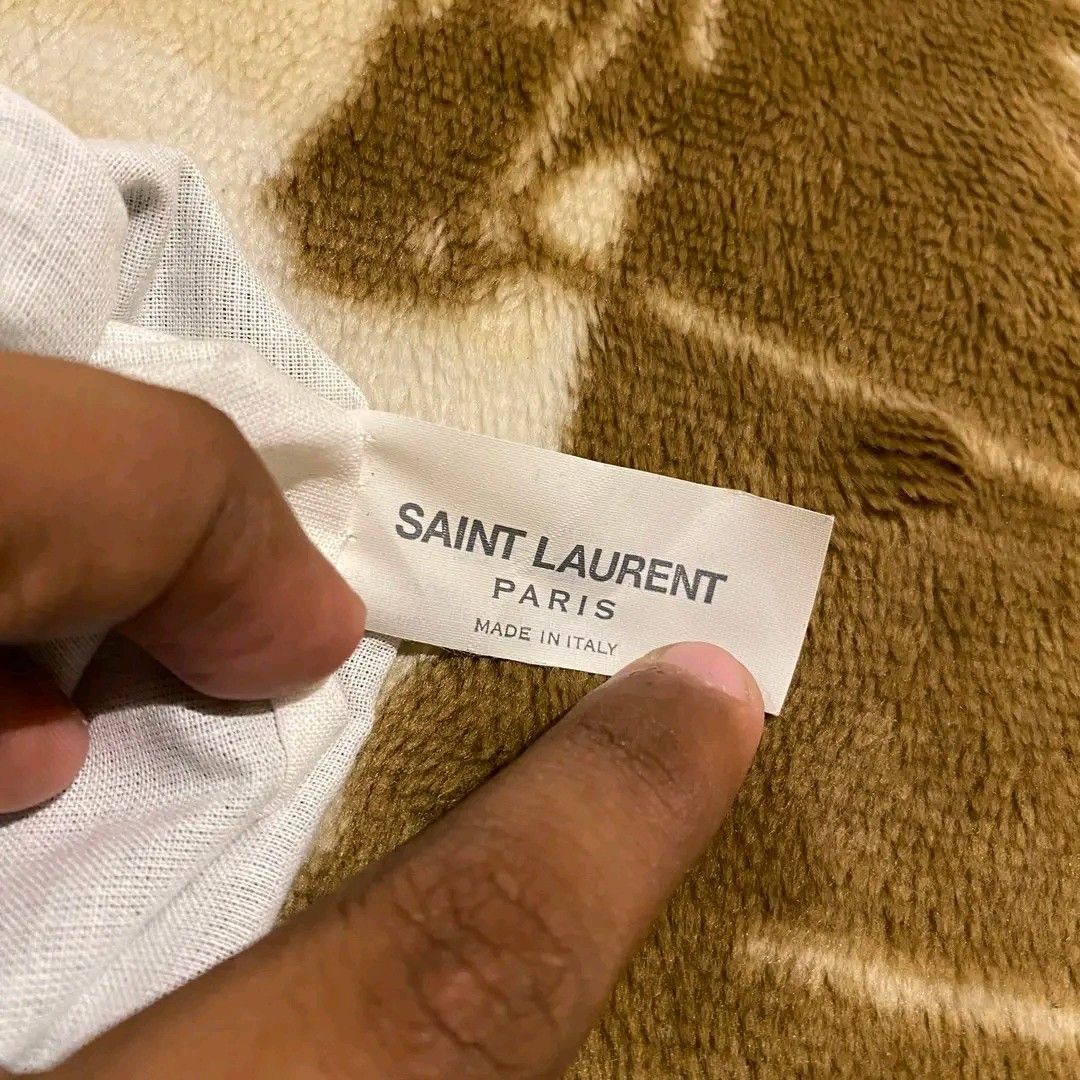 Saint Laurent Dust Bag (Category: Luxury Apparel) located in Manila. Submitted by bidgeyow20688 (Listing ID 1466507785, Image 3). Description: excellent condition no issue size L.