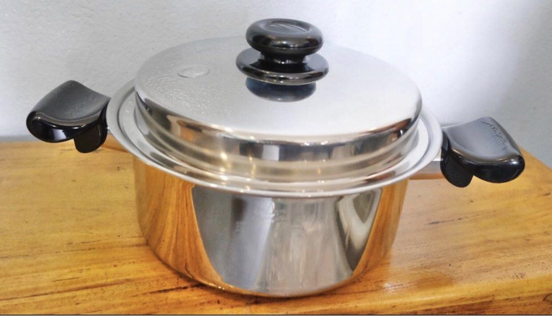 Saladmaster 4 QT. Roaster (Category: Cookware & Accessories) located in Quezon City. Submitted by gchua888 (Listing ID 1466337366, Image 1). Description: Saladmaster 4 Qt. Covered Roaster 3.9 Liters TP304-316 Surgical Stainless Steel Made in USA With box included Item has some stains on the bottom of the pan due to storage. RFS: Extra Mode of payment: Gcash or BDO only No meetups. No bogus buyers and joy reservers. No cancellations of confirmed o