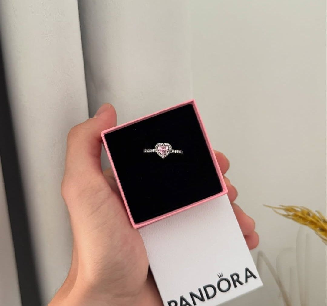 SALE❗Pandora Elevated Pink Heart Ring (Category: Rings) located in Manila. Submitted by badaloves_u (Listing ID 1466364442, Image 1). Description: - 💯 Authentic Pandora with Authenticity ALE marks - FREE Box and Paper bag 🛍️ - ✨ FREE Cleaning to any Pandora Store 🛵 LALAMOVE courier for same day delivery 🚚 J&T provincial courier.
