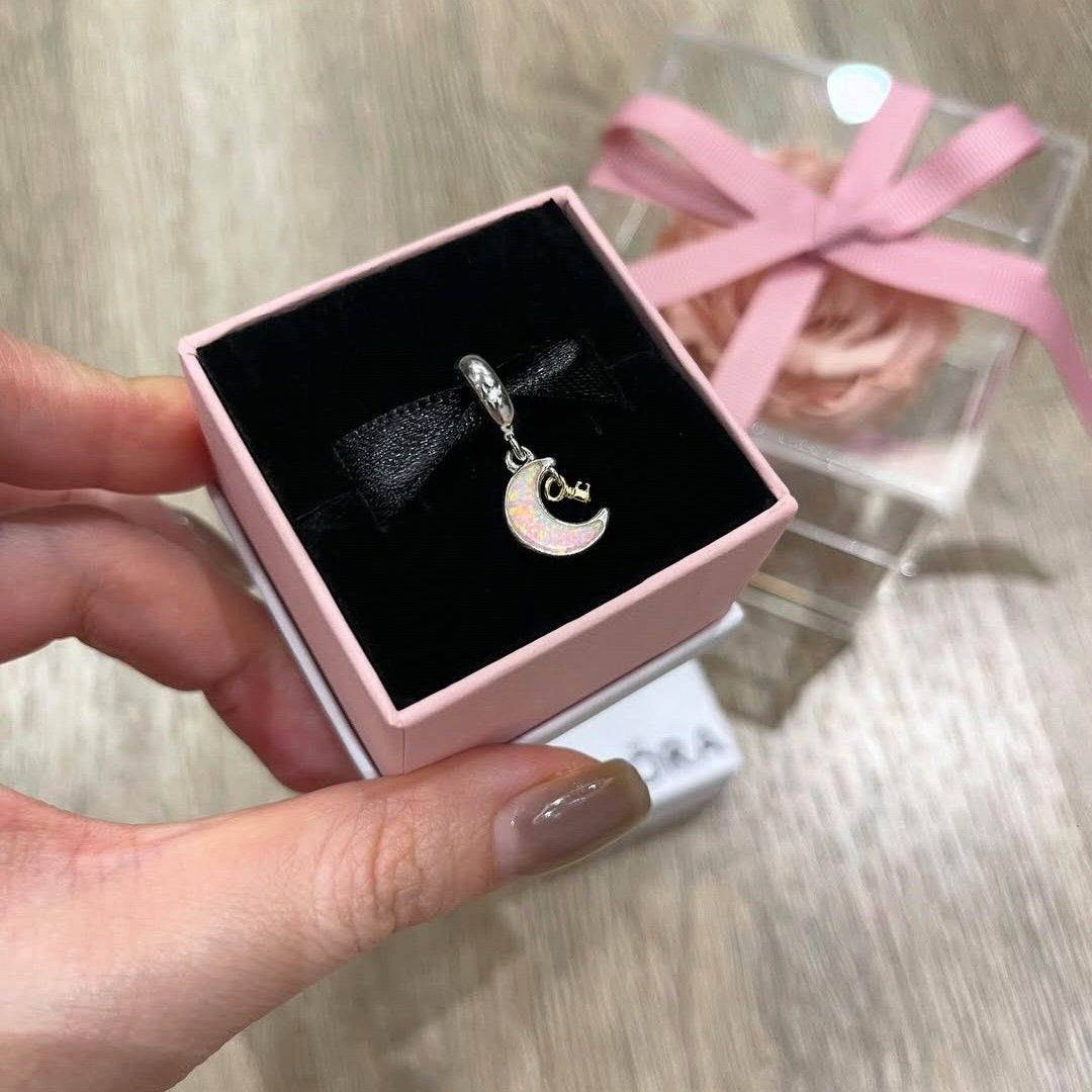 SALE❗Pandora Two-tone Key & Moon Dangle Charm (Category: Charms) located in Manila. Submitted by badaloves_u (Listing ID 1466425215, Image 3). Description: - 💯 Authentic Pandora with Authenticity ALE marks - FREE Box and Paper bag 🛍️ - ✨ FREE Cleaning to any Pandora Store 🛵 LALAMOVE courier for same day delivery 🚚 J&T provincial courier.