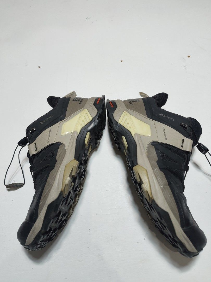 SALOMON 4 GTX (Category: Casual Shoes) located in Tumauini. Submitted by znernatpiece (Listing ID 1466452238, Image 3). Description: SALOMON 4 GTX STILL IN GOOD CONDITION MINIMAL SCRATCH SIGN OF USAGE SIZE 9-9.5 KASYA +SF.