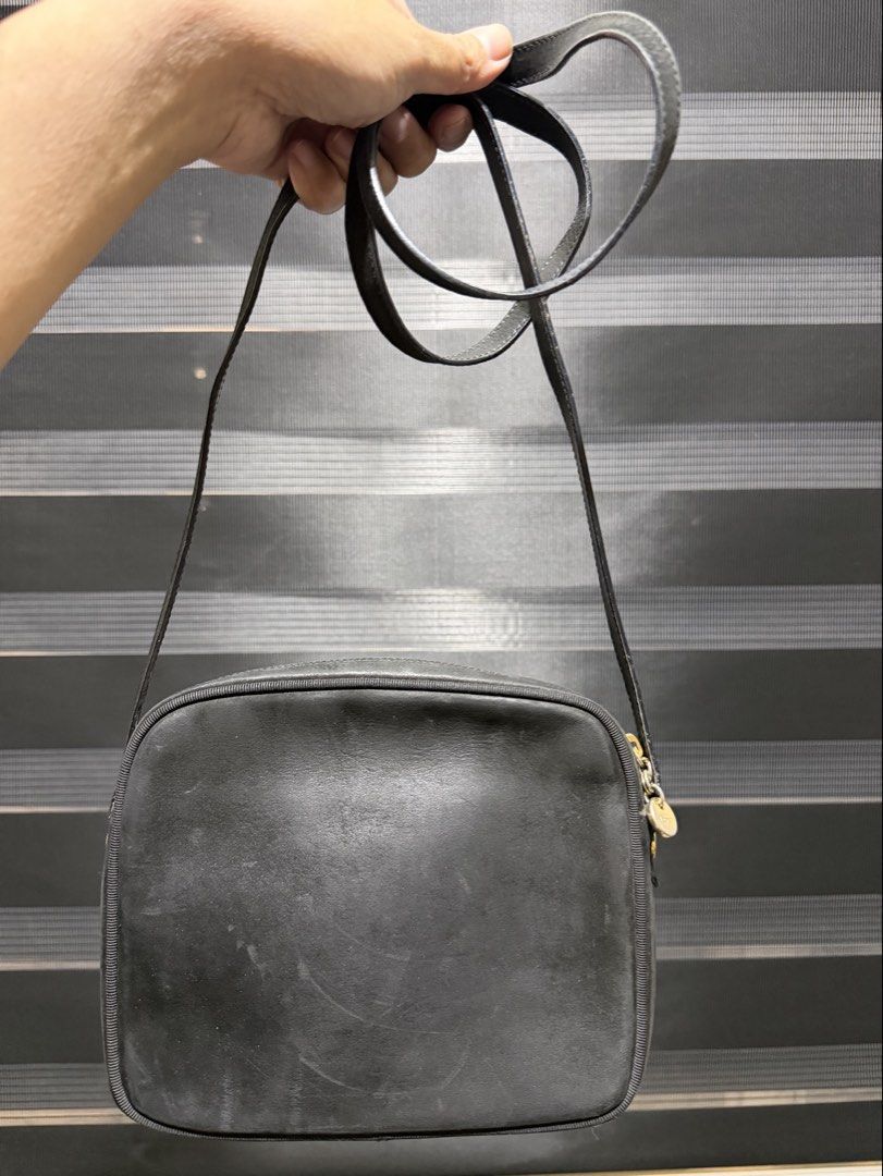Salvatore Ferragamo (Category: Luxury Bags & Wallets) located in Tarlac. Submitted by rizasdeclutteringonline2 (Listing ID 1466518723, Image 2). Description: Salvatore Ferragamo Gamuza - may pagka gamuza po yun labas nya kaya parang namumuti po. - faded na ng konti hardware pero still gold pa din - may mga marking na white dahil gamuza labas(dahil din sa lightings) - Not Free SF po - no cracks - no holes or butas - still negotiable wag lang po ma