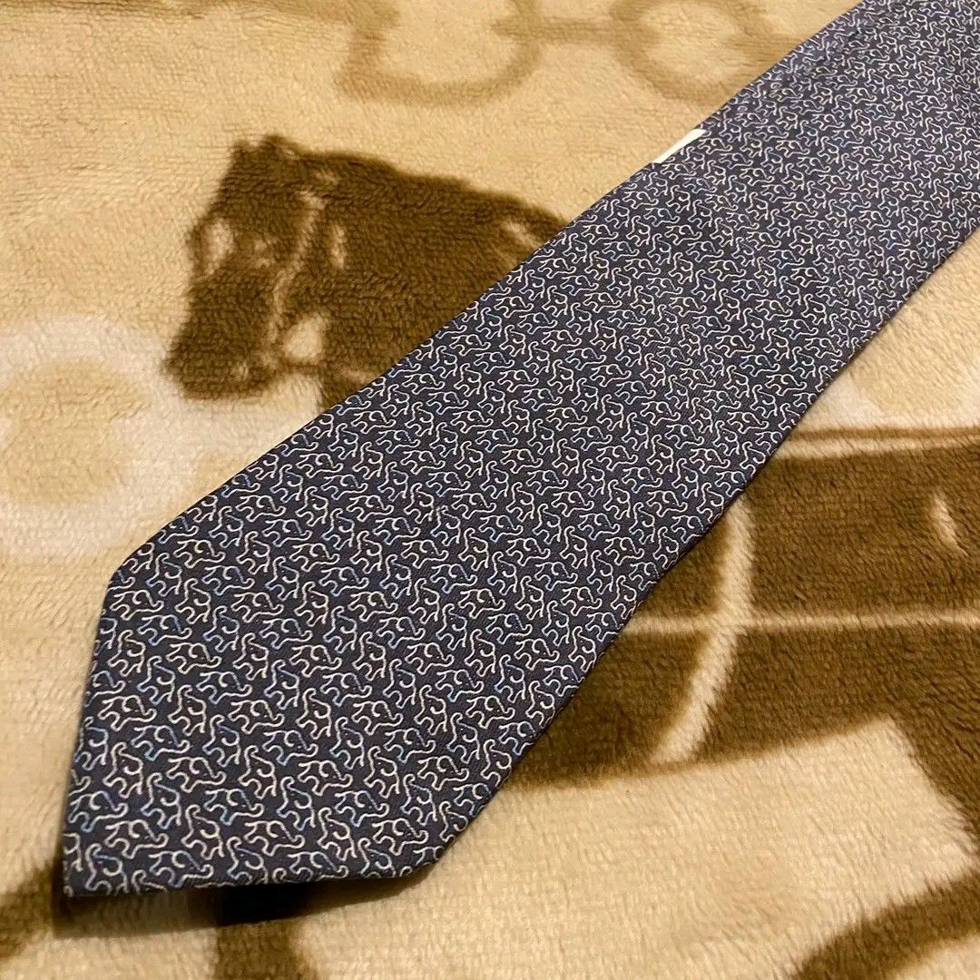 Salvatore Ferragamo Necktie (Category: Ties) located in Manila. Submitted by bidgeyow20688 (Listing ID 1466508244, Image 3). Description: excellent condition no issue jnt or lalamove parañaque loc.