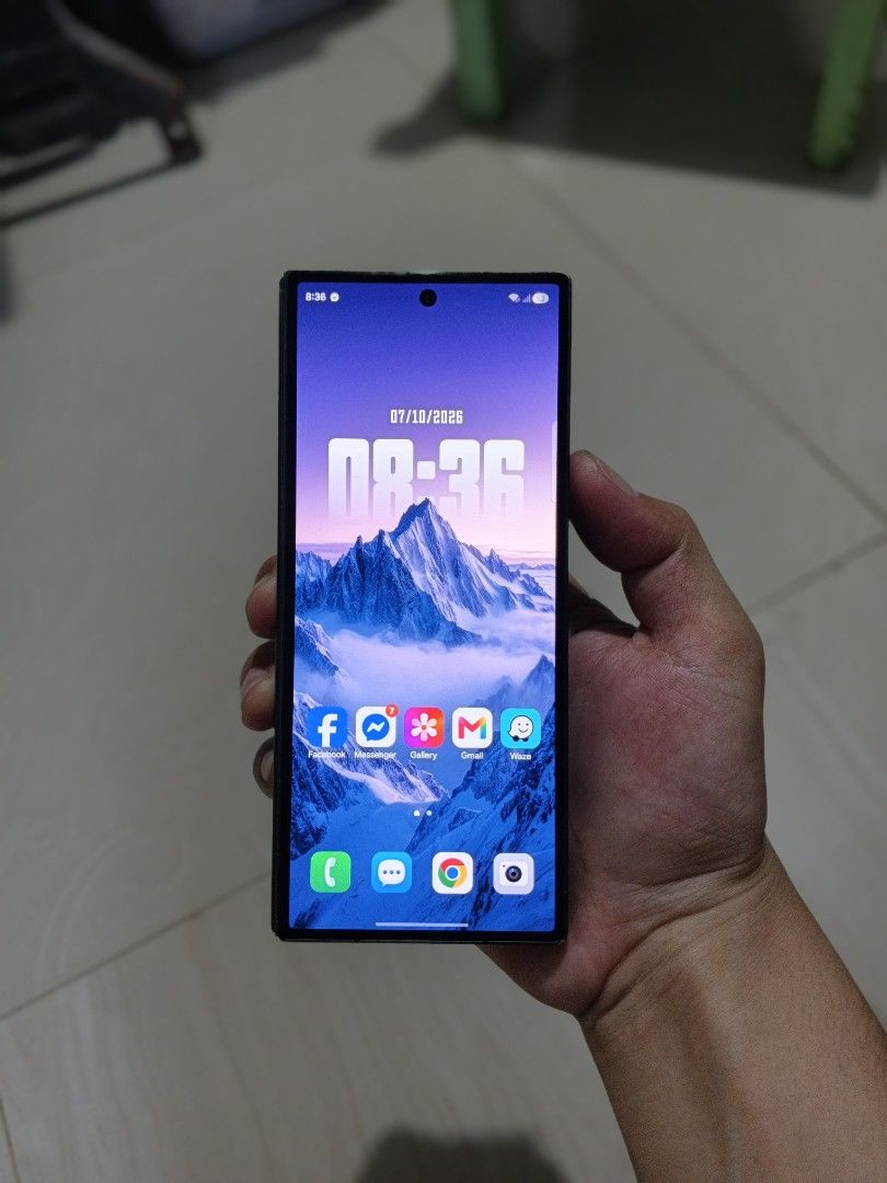 Samsung FOLD 6 Z (Category: Samsung) located in Manila. Submitted by clif1997 (Listing ID 1466341585, Image 2). Description: Carbon Fiber Edition Samsung Galaxy Fold 6 Z 256gb Openline Ntc approved Esim Ready Camera is Good Battery is Good Front is working honest issue nya main screen good pa rin if front screen, using ko sya now as personal phone. message me if interested, Manila area ako..