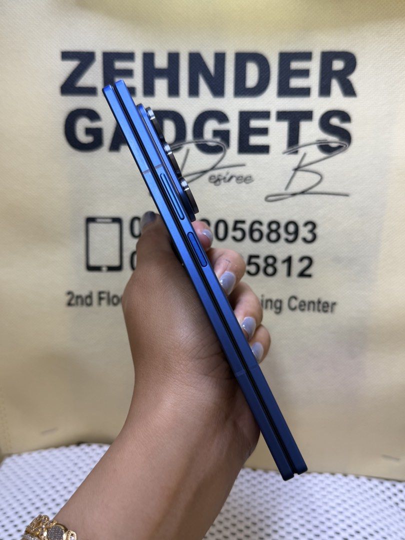 SAMSUNG FOLD 7 12/512GB SMARTLOCKED (NTC APPROVED) (Category: Samsung) located in San Juan City. Submitted by desireebayal96 (Listing ID 1466495985, Image 3). Description: FOLD 7 * 12/512GB * SMARTLOCKED * NTC APPROVED * 98% SMOOTH * NO ISSUE * NO HISTORY OF REPAIR * NO AMOLED BURN * NO DEAD PIXEL * WITH CORD TYPE C OPEN FOR COD SAME DAY DELIVERY PLUS SHIPPING FEE MESSAGE ME DIRECTLY FOR MORE INFO Store located📍2nd floor Vmall Greenhills Shoppin