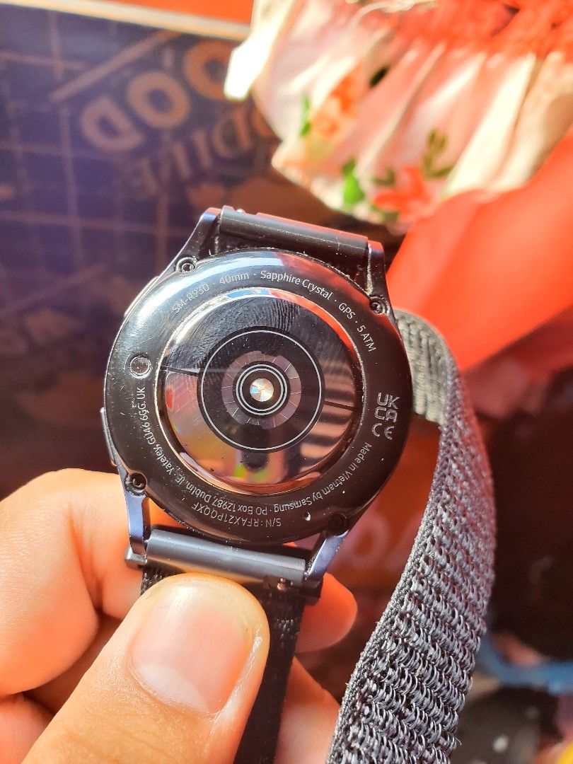 Samsung watch 6 40 (Category: Other Gadgets) located in Manila. Submitted by chrisss69893 (Listing ID 1466558998, Image 1). Description: need lng po ng cash nasa picture napo ang issue.