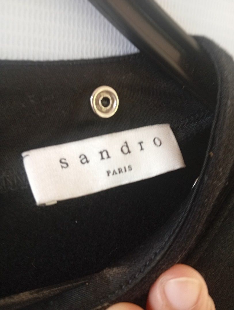 SANDRO PARIS PULLOVER JACKET (Category: Coats, Jackets and Outerwear) located in San Fernando. Submitted by kristhriftshop13 (Listing ID 1466455564, Image 3). Description: .