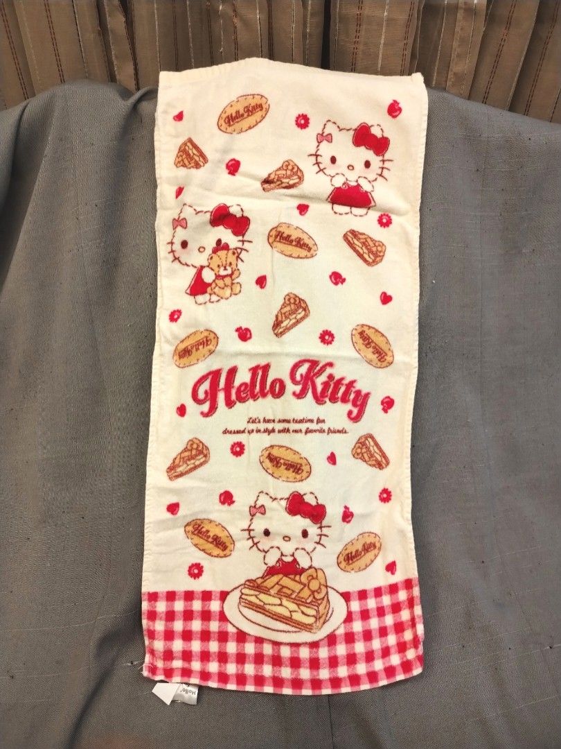 Sanrio Hello Kitty Apple Pie Hand Towel (Category: Bedding & Towels) located in San Fernando. Submitted by jpmarketplace2023 (Listing ID 1466447168, Image 1). Description: 💚 All items are authentic from Japan. 💛 MOP: GCash (❌️ GCash Protect) 🩵 MOD: LBC only (❌️ S. Checkout, COD, COP) 💙 Meet-up: Vista Mall, San Fernando, Pampanga 💜 All items are on-hand. 🧡 First to pay gets the item first. ❤️ Breakable items are packed with care and caution.