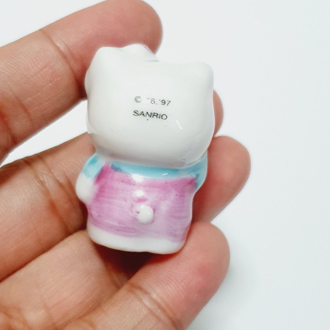 Sanrio Hello Kitty Vintage Ceramic Figure (Category: Figurines & Statues) located in Taytay. Submitted by kyo.mono (Listing ID 1466405325, Image 2). Description: 💟Follow us on IG: kyo.mono for faster replies TikTok: kyo.mono_ for videos and review Good condition Auth from Japan Actual photo posted.