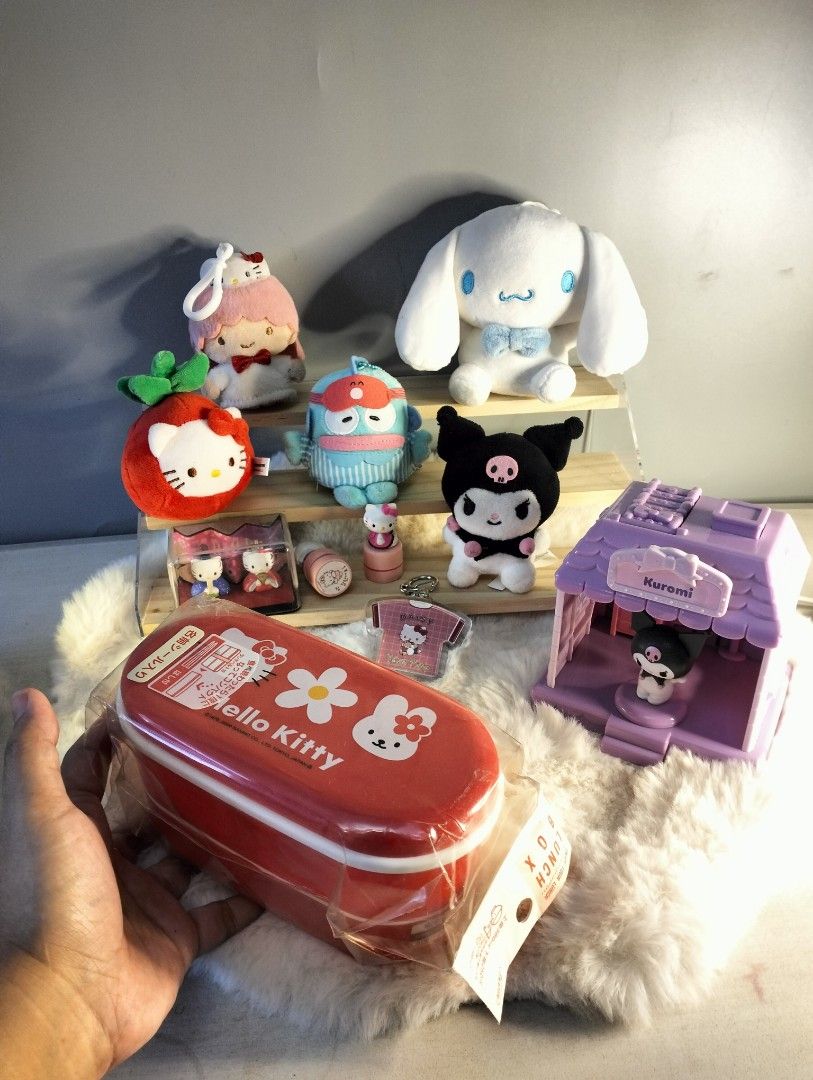 Sanrio Lunch Box Brandnew (Category: Vintage Collectibles) located in Manila. Submitted by alayassulittipidfinds (Listing ID 1466401744, Image 2). Description: bnew japan.