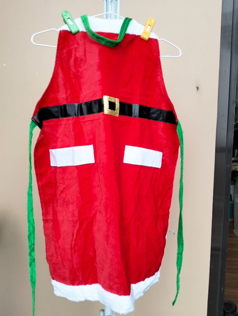 Santa Design Christmas Apron (Category: Others Tops) located in Baguio. Submitted by toys_of_yesteryear (Listing ID 1466451136, Image 2). Description: 📌loc. Baguio ✅ Christmas theme Apron. New. Adult size 400 each + sf 👉Mop: Gcash 👉Mod: J&T only.