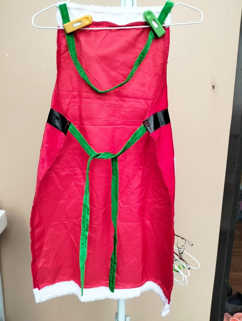 Santa Design Christmas Apron (Category: Others Tops) located in Baguio. Submitted by toys_of_yesteryear (Listing ID 1466451136, Image 3). Description: 📌loc. Baguio ✅ Christmas theme Apron. New. Adult size 400 each + sf 👉Mop: Gcash 👉Mod: J&T only.