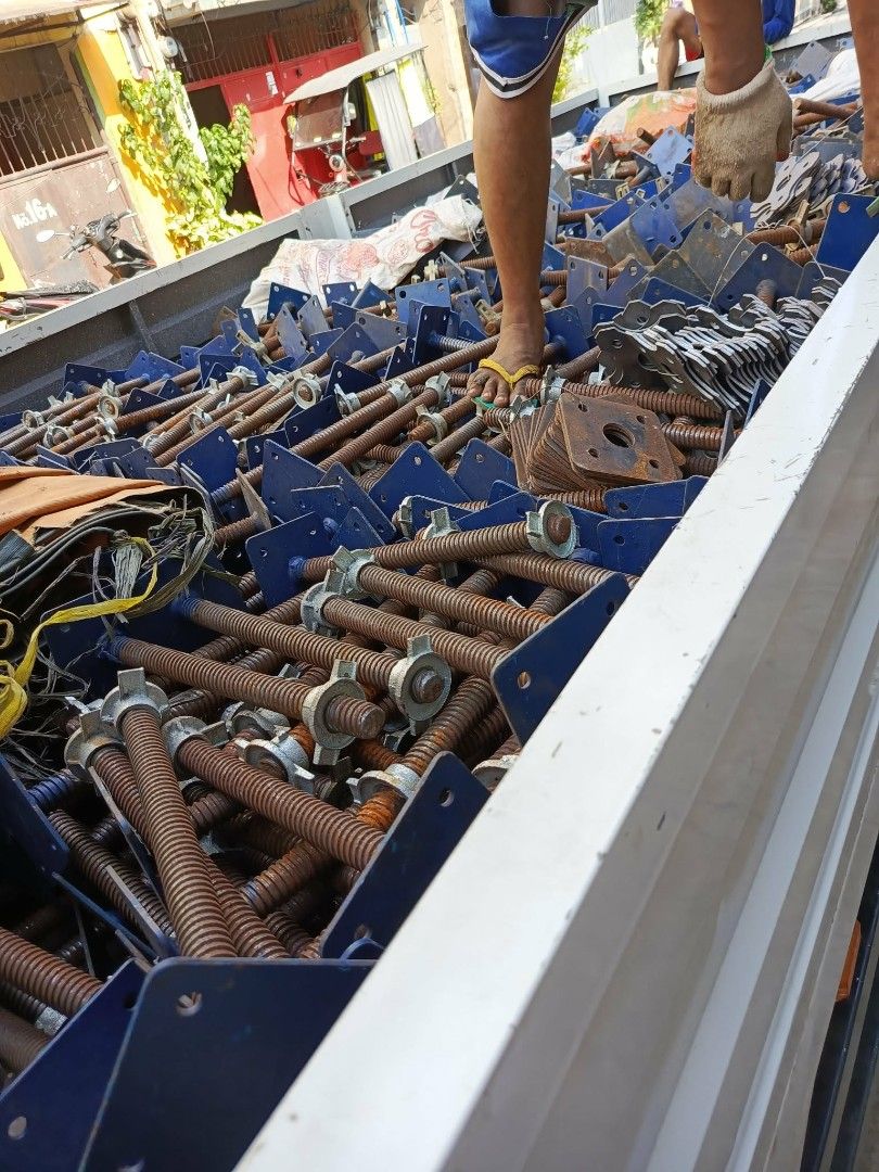 Scaffolding Screw Jacks Base Plates (Category: Construction Tools & Equipment) located in Manila. Submitted by clarisse_romero (Listing ID 1466471889, Image 1). Description: - Item: Heavy-duty scaffolding screw jacks (multiple pieces available) - Condition: Job-site used with surface rust on threads, still structurally solid - Features: Blue painted base plates, sturdy threaded steel rods, and smooth adjusting nuts - Ideal For: Construction proje
