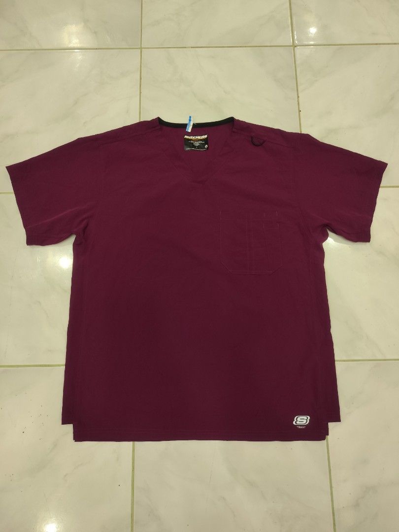 Scrub top skechers (Category: Tshirts & Polo Shirts ) located in Santa Cruz. Submitted by mark_grimaldo (Listing ID 1466498240, Image 1). Description: Skechers by Barco ✅Size: L (23 x 29) ✅P 350 ✅Excellent condition Laguna Area DM📩📩📩.