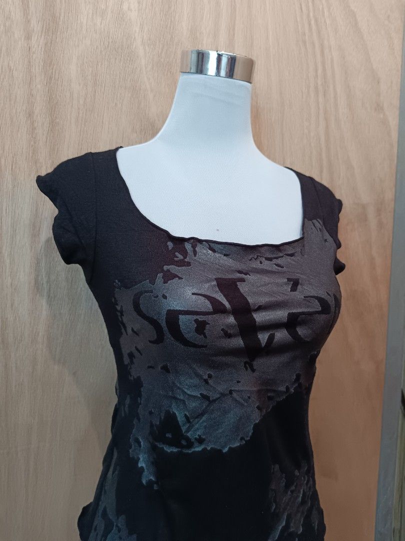 Sebastian Trucco chic y2k top (Category: Sleeveless) located in Davao. Submitted by mln-boutique (Listing ID 1466521110, Image 3). Description: size - M rare good condition.
