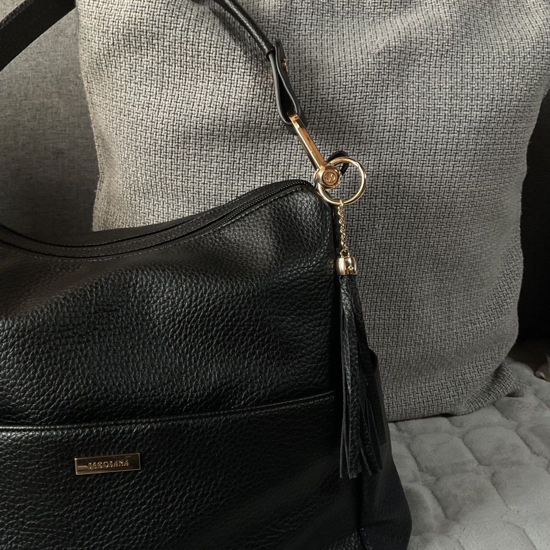 secosana shoulder bag (Category: Shoulder Bags) located in Villasis. Submitted by aevst (Listing ID 1466342464, Image 3). Description: — super linis — can fit 11.5' tab and ipad air 5 — good for everyday use — with detachable strap — price still nego.