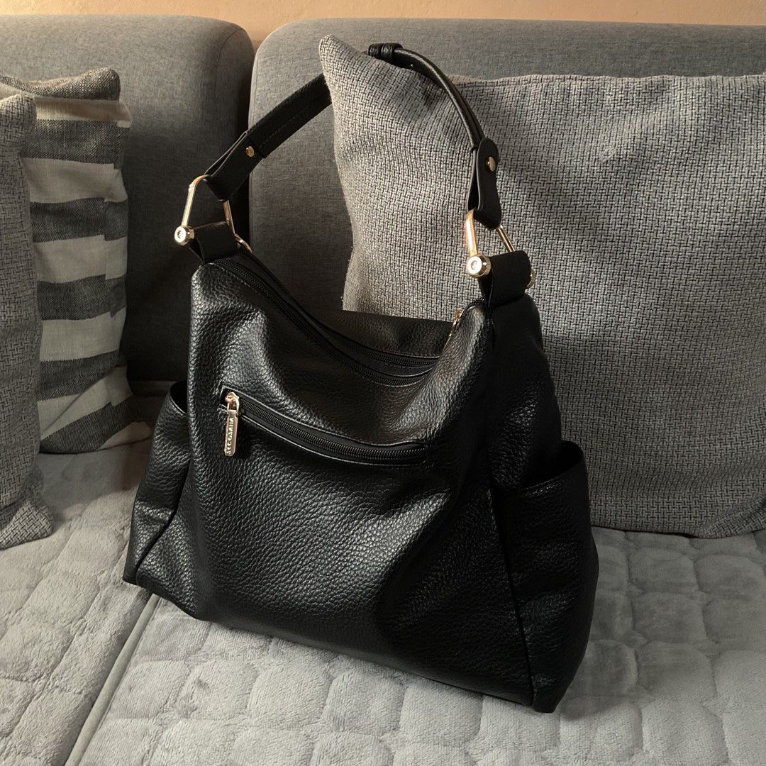 secosana shoulder bag (Category: Shoulder Bags) located in Villasis. Submitted by aevst (Listing ID 1466342464, Image 2). Description: — super linis — can fit 11.5' tab and ipad air 5 — good for everyday use — with detachable strap — price still nego.