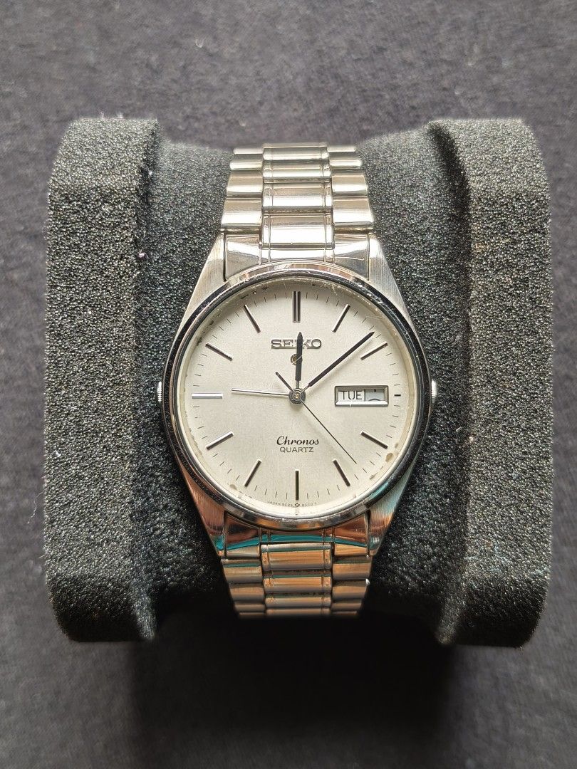 Seiko Chronos Quartz Alarm (Category: Men's Watches) located in Cebu City. Submitted by hermo.vault (Listing ID 1466375888, Image 1). Description: -Ref: 5C23-8000 -Movement: Seiko Quartz (Battery Powered) Case Size: Approx 33mm -With working day, date, and alarm complications -Excellent condition with scratches on crystal and light patina on dial edges..