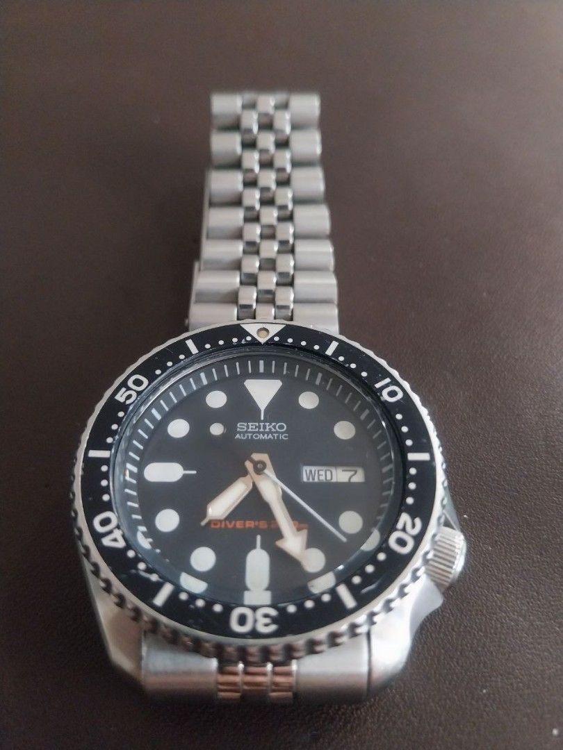 Seiko divers automatic (Category: Men's Watches) located in Manila. Submitted by gooddealsmnl (Listing ID 1466354765, Image 3). Description: Seiko Divers 200 meters No Issue. Runs Smooth. Presentable With Box, Extra links. Manual Free: Metal Refillable lighter Binondo area meetup Rfs: unloading stuff Thank You.