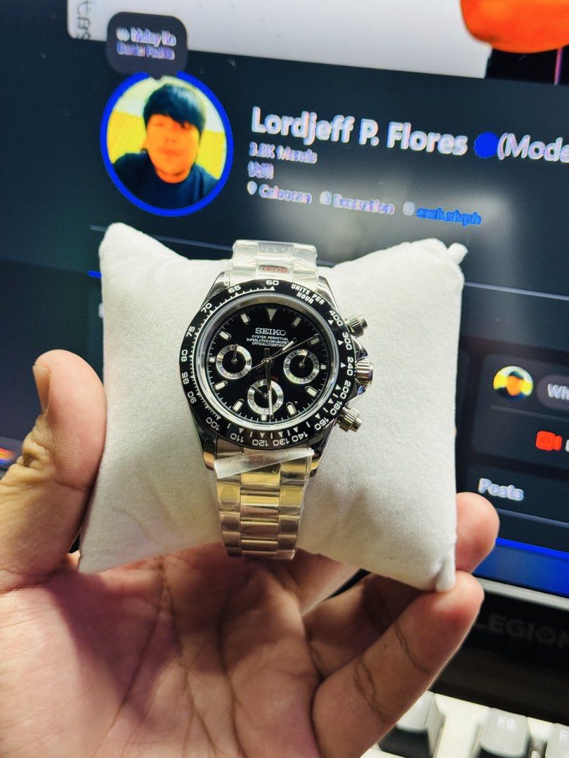 SEIKO MOD-Cosmograph Daytona Congo🩶🖤 (Category: Men's Watches) located in Caloocan City. Submitted by lordjeff (Listing ID 1466444941, Image 2). Description: STEAL PRICE ‼️ FOR SALE BRAND NEW SEIKO MOD-Cosmograph Daytona Congo🩶🖤 * Diameter (40mm) * Case thickness 12.5mm * VK 63 Quartz Movement Japan * Chronograph Fully Functional * Oystersteel Bracelet * Sapphire Crystal Glass * Water resistant 3 ATM INCLUSION Box & paper bag FB: Lordjeff P. 