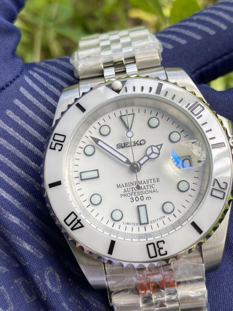 SEIKOLEX White MOD (Category: Men's Watches) located in Manila. Submitted by dandanmerciales (Listing ID 1466461166, Image 2). Description: FOR SALE ! SEIKOLEX White MOD Seiko 7s26 Japan Movement 904L stainless steel case and bracelet 40mm case size Waterproof NEGOTIABLE No issue Timegraph Tested Pm me or call 09777323609 - Model: Seiko Marinemaster Automatic Professional - Dial: Clean stark white face with date window and magnifier at 3 o'clock 