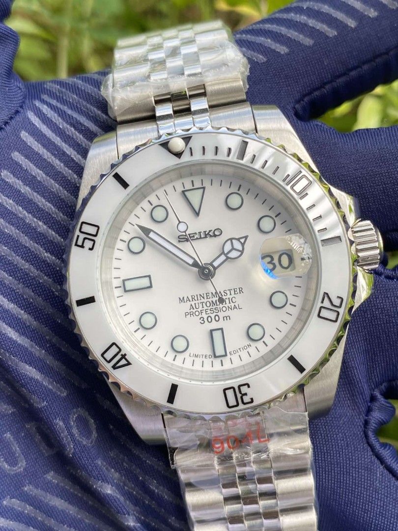 SEIKOLEX White MOD (Category: Men's Watches) located in Manila. Submitted by dandanmerciales (Listing ID 1466461166, Image 1). Description: FOR SALE ! SEIKOLEX White MOD Seiko 7s26 Japan Movement 904L stainless steel case and bracelet 40mm case size Waterproof NEGOTIABLE No issue Timegraph Tested Pm me or call 09777323609 - Model: Seiko Marinemaster Automatic Professional - Dial: Clean stark white face with date window and magnifier at 3 o'clock 
