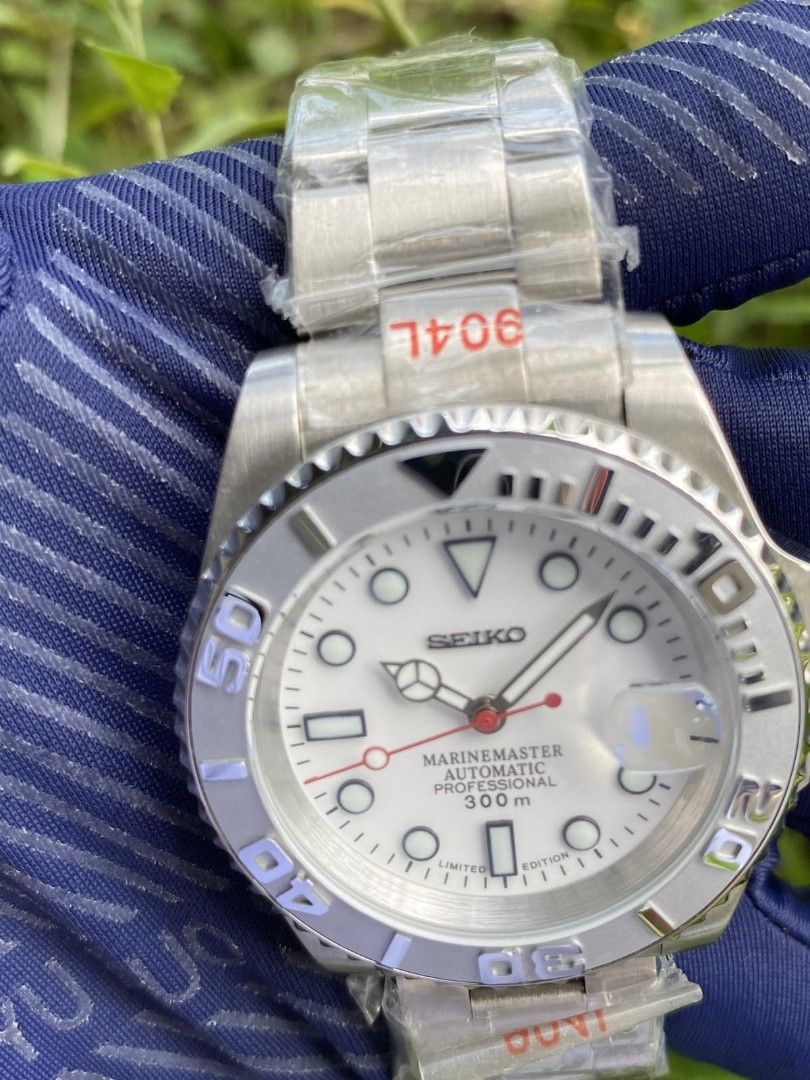 SEIKOLEX Yachtmaster White Redhands MOD (Category: Men's Watches) located in Manila. Submitted by dandanmerciales (Listing ID 1466460619, Image 3). Description: FOR SALE ! SEIKOLEX Yachtmaster White Redhands MOD Seiko 7s26 Japan Movement 904L stainless steel case and bracelet 40mm case size Waterproof NEGOTIABLE No issue Timegraph Tested Pm me or call 09777323609 - Brand: Seiko Marinemaster Automatic Professional 300m - Condition: Brand new, neve