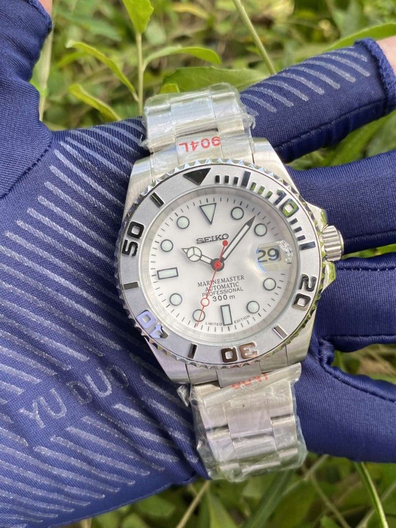 SEIKOLEX Yachtmaster White Redhands MOD (Category: Men's Watches) located in Manila. Submitted by dandanmerciales (Listing ID 1466460619, Image 1). Description: FOR SALE ! SEIKOLEX Yachtmaster White Redhands MOD Seiko 7s26 Japan Movement 904L stainless steel case and bracelet 40mm case size Waterproof NEGOTIABLE No issue Timegraph Tested Pm me or call 09777323609 - Brand: Seiko Marinemaster Automatic Professional 300m - Condition: Brand new, neve