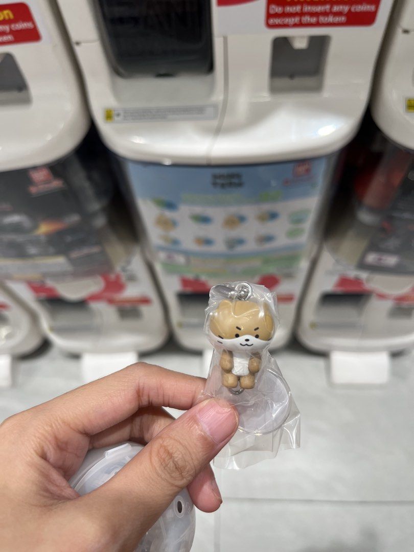Seventeen Chandalee Miniteen Bandai Gashapon (Category: K-Wave Merchandise) located in Pasig City. Submitted by trendsinstyle (Listing ID 1466466638, Image 2). Description: ✨Seventeen Chandalee Miniteen Bandai Gashapon ✨ For Sale: ₱240 For Trade: To Kimja 🙏 💟 PAYO 💟 MOD: J&T, LBC 💟MOP: GCASH / BPI rfs: not my prio 📍Loc: Pasig City .
