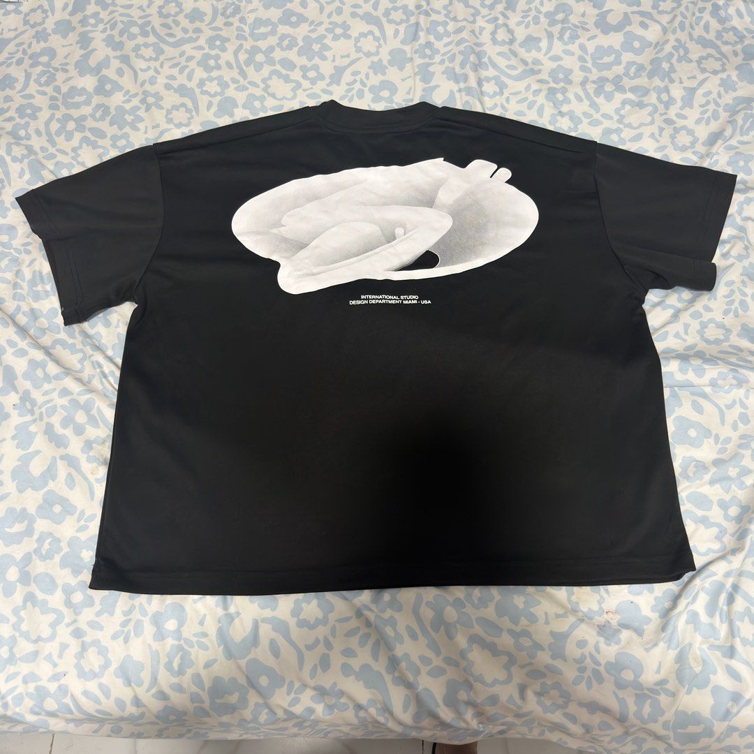 Shein Boxy Shirt (Category: Tshirts & Polo Shirts ) located in Manila. Submitted by declutters.wrdrb (Listing ID 1466464801, Image 2). Description: .