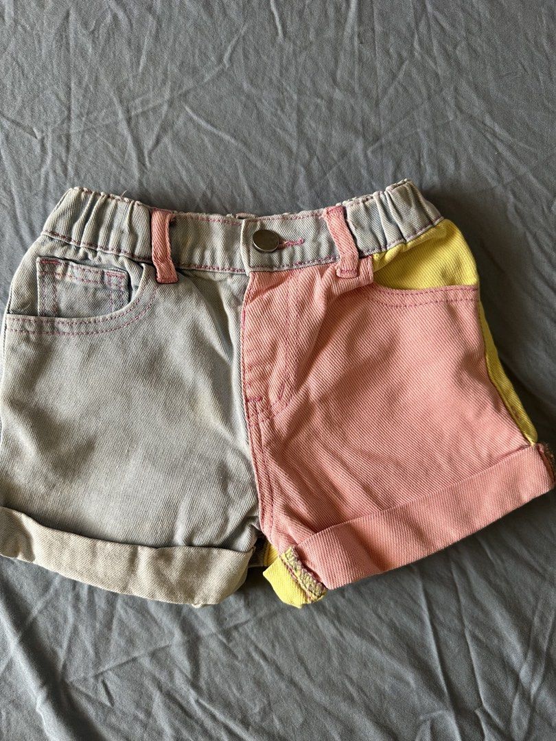 Shein kids denim shorts (Category: Babies & Kids Fashion) located in Quezon City. Submitted by tan__k (Listing ID 1466359785, Image 2). Description: Size 5Y No when worn No haggling na po.