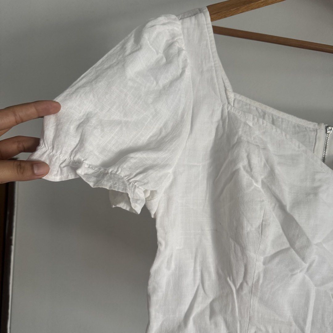 Shein Linen puffsleeves (Category: Looking For) located in Manila. Submitted by apparella.ph (Listing ID 1466401217, Image 2). Description: Linen / d nagamit na stock lang sa Cabinet Wash nalang before use ☺️ 10/10 condition Bust: 40 Length:18 ☑️Everything is my Own preloved / BNWT/BNWOT ☑️ not thrifted/Ukay ☑️ malukot sa picture kasi na stock sa cabinet (tinatamad mag plantsa ✌️ ) ☑️Personal items ( usually bought in US/UK/JPN ) every year po ak