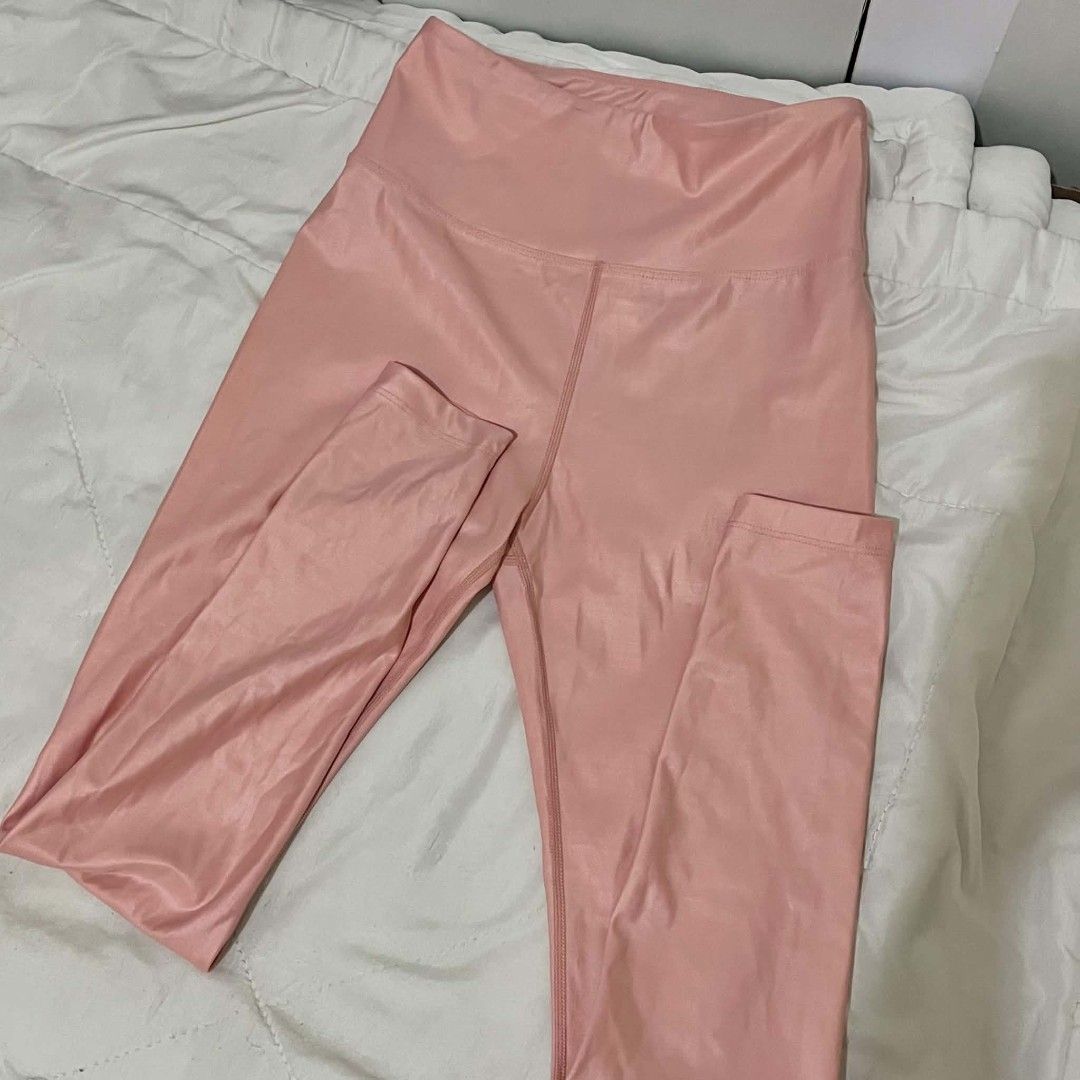 Shein Pink Workout Leggings (Category: Other Bottoms) located in Caloocan City. Submitted by charlsmark (Listing ID 1466525323, Image 1). Description: .
