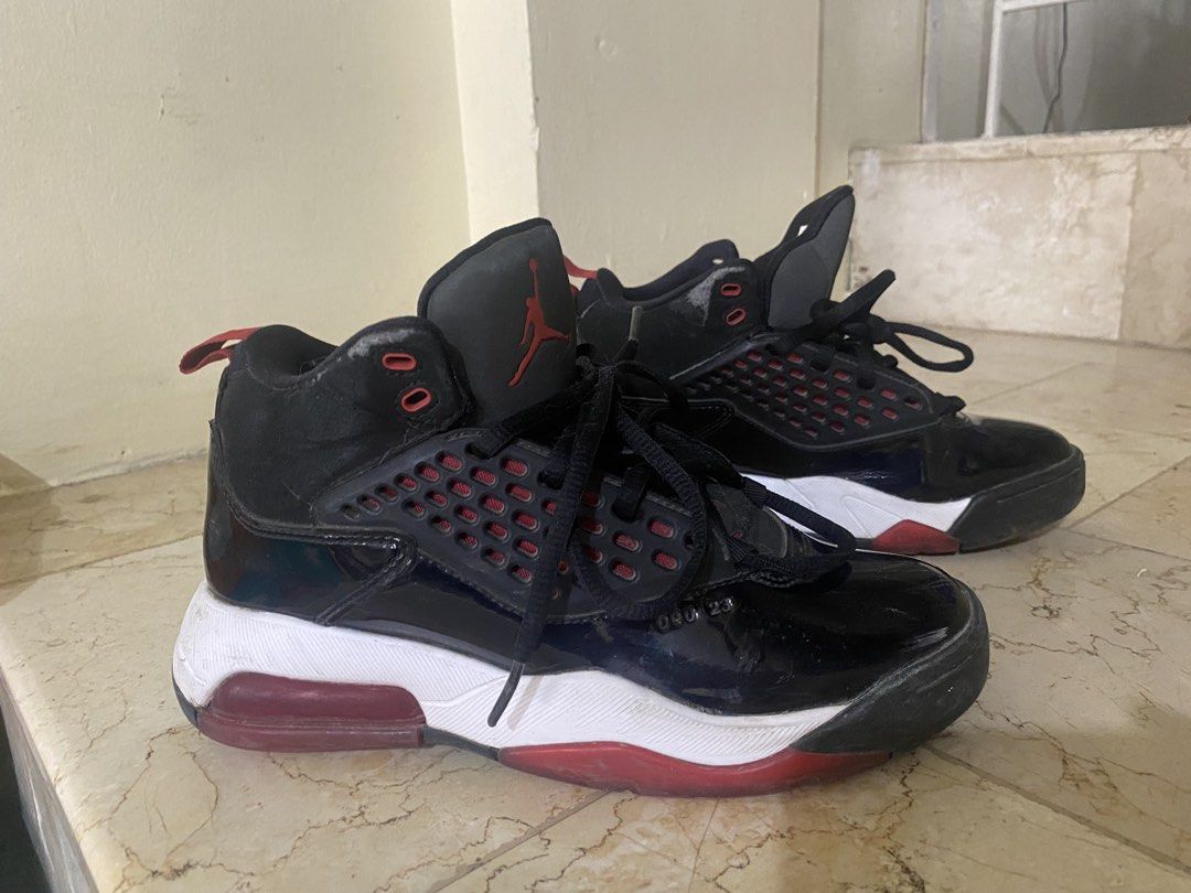 Shoes )Jordan (Category: Babies & Kids Fashion) located in Manila. Submitted by jenlynn_28 (Listing ID 1466479486, Image 3). Description: Mag konting flaw as seen in the photos. 5x lang nagamit at naliitan na.