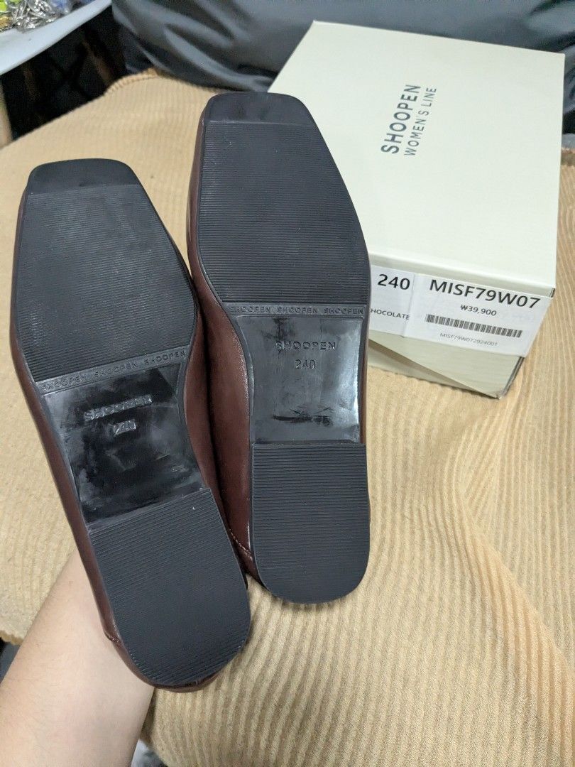 Shoopen Choco Brown Horsebit Loafers (Category: Loafers) located in Quezon City. Submitted by nnncorner (Listing ID 1466496750, Image 3). Description: Shoopen Chocolate Brown Horsebit Loafers Size 240 / US 7 / EU 38 2 inch heels Super comfy to wear! Original price : 39,900 won / 1,880 in pesos Fresh from Korea Selling only : 1,200.