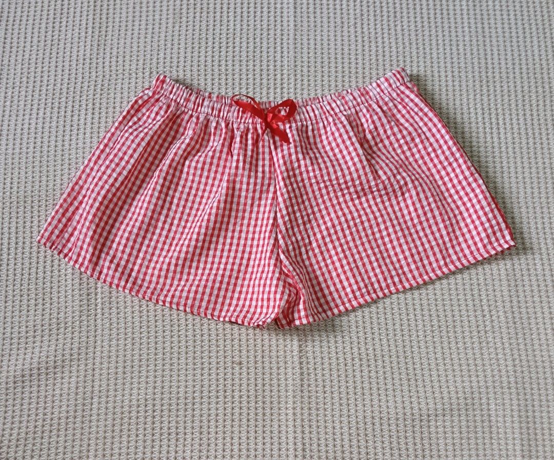 Shorts (Category: Shorts) located in Lemery. Submitted by bgv02 (Listing ID 1466419729, Image 1). Description: 50 each, 180 take all up to size 33 no issue galing package rfs: declutter / need funds for my cat.