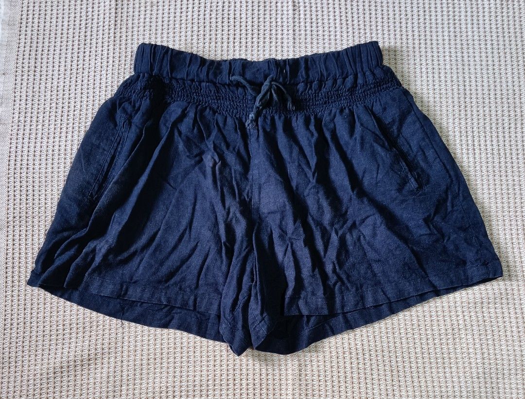 Shorts (Category: Shorts) located in Lemery. Submitted by bgv02 (Listing ID 1466419729, Image 3). Description: 50 each, 180 take all up to size 33 no issue galing package rfs: declutter / need funds for my cat.