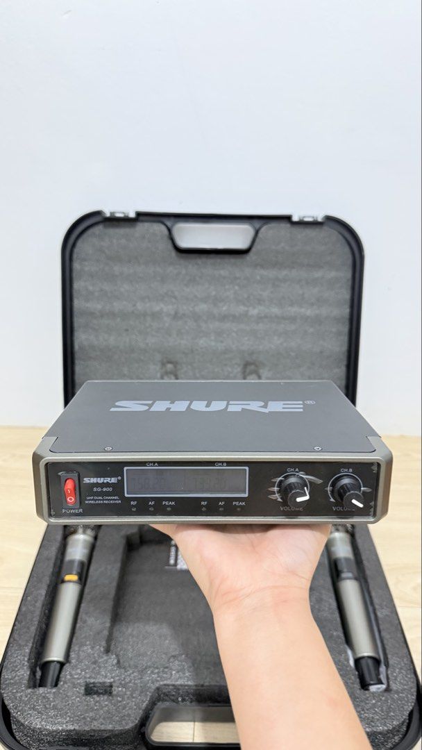 Shure SG-900 Dual Channel Wireless Microphone System (Category: Microphones) located in Malabon City. Submitted by jonaaa.xyz (Listing ID 1466419303, Image 3). Description: -Brandnew Sealed (inopen lang to take pictures) -Complete set (see attached pictures) -Can do meet up within manila area 📍Tonsuya, Malabon City .