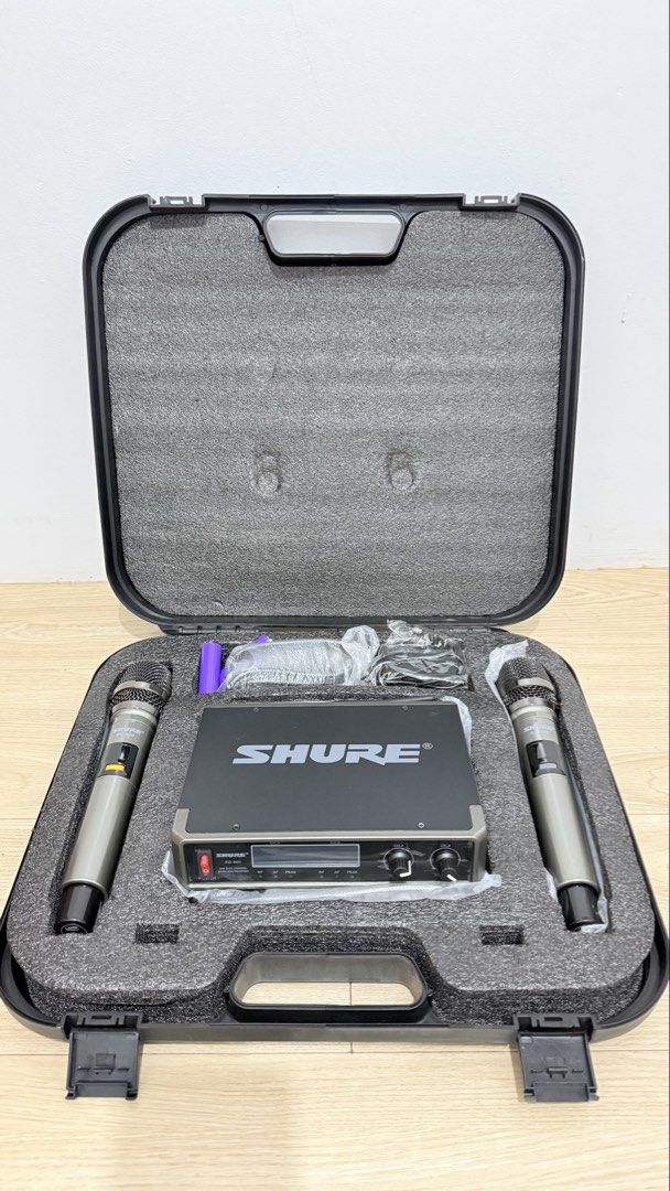 Shure SG-900 Dual Channel Wireless Microphone System (Category: Microphones) located in Malabon City. Submitted by jonaaa.xyz (Listing ID 1466419303, Image 2). Description: -Brandnew Sealed (inopen lang to take pictures) -Complete set (see attached pictures) -Can do meet up within manila area 📍Tonsuya, Malabon City .