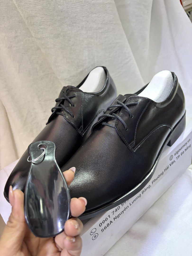 Sigourney formal shoes (Category: Casual Shoes) located in Taytay. Submitted by murahubblueapppage (Listing ID 1466527412, Image 2). Description: Orig price 2300 Super nice quality Size 43.