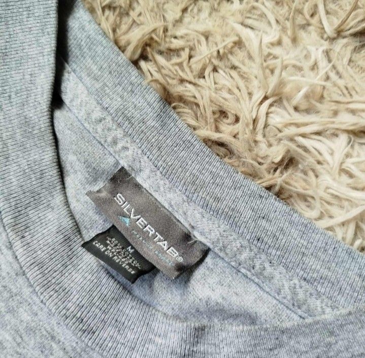 Silver Tab Longsleeve Shirt (Category: Tshirts & Polo Shirts ) located in Cabiao. Submitted by abbysarchive04 (Listing ID 1466434139, Image 3). Description: .