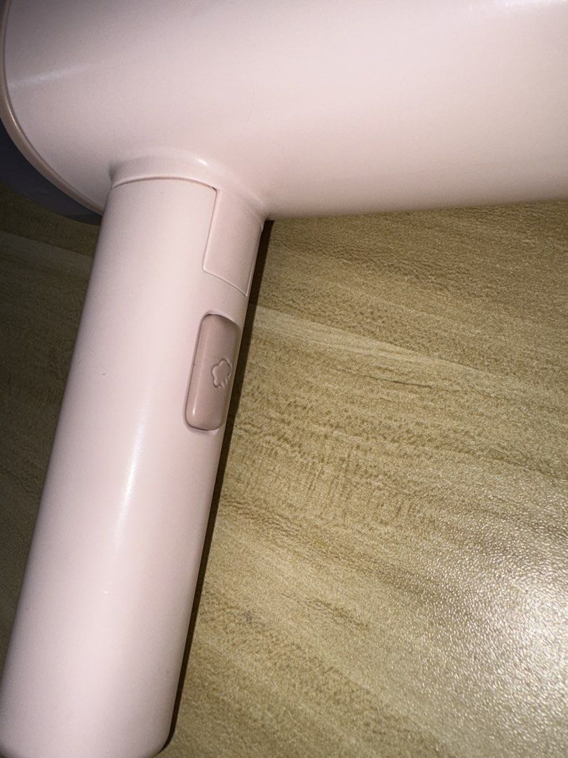 Simplus Handheld Garment Steamer Pink (Category: Irons & Steamers) located in Pasig City. Submitted by petite_declutter (Listing ID 1466420470, Image 2). Description: - Brand: Simplus - Type: Handheld Garment Steamer - Color: Aesthetic pastel pink - Condition: Works well, heats up fast - Features: Compact design, detachable rear water tank, multi-vent steam nozzle, and simple single-button trigger - Power: Corded electric with standard plug - Bes