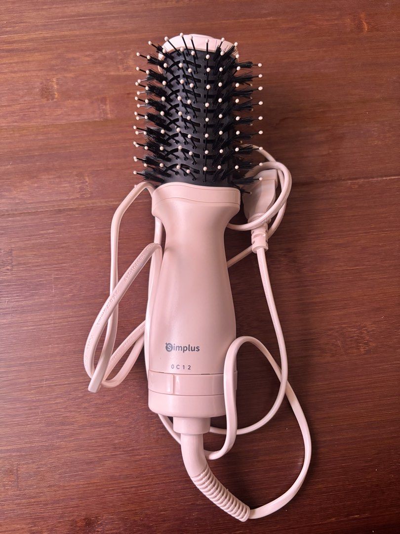 Simplus Pink Mini Hot Air Brush (Category: Hair) located in Baguio. Submitted by vcunanan (Listing ID 1466390859, Image 2). Description: ✅ Volumizing, Straightener, Curler, 3 level control ✅ Great for travel ✅ Used only once or twice ✅ 3 levels of temperature and airflow ‼️Original Price: Php 600+ 📍Meet up at town if you're from or near Baguio City Rfs: Decluttering.