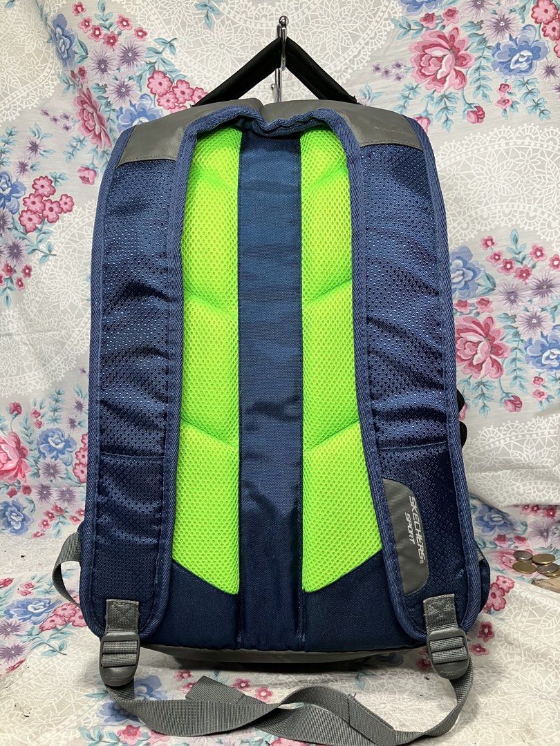 SKECHERS MEN NIMBUS BACKPACK (Category: Backpacks) located in General Mariano Alvarez. Submitted by adonid (Listing ID 1466399040, Image 2). Description: SKECHERS MEN NIMBUS BACKPACK GOOD CONDITION NORMAL SIGN OF USAGE ONLY .