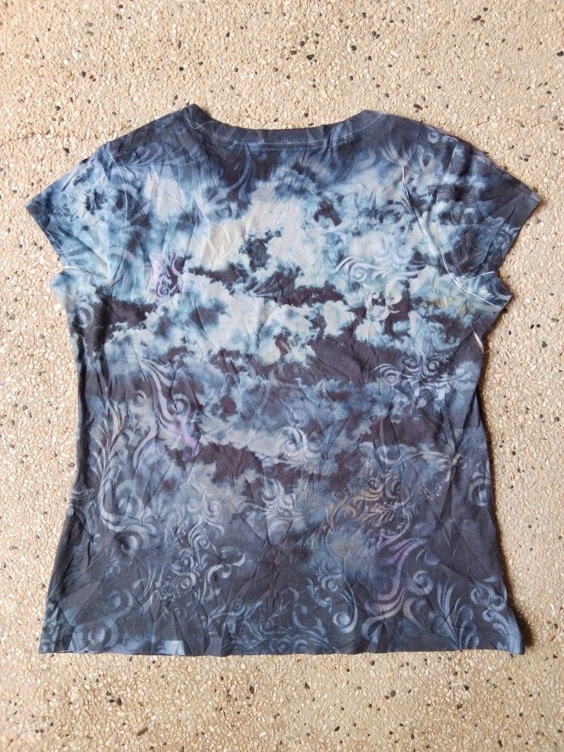 Snow White & the Huntsman (Category: Blouses) located in Batangas. Submitted by 68.thrifts (Listing ID 1466390874, Image 2). Description: 19 x 25 -good condi -no issue -no pinhole 100% polyester.
