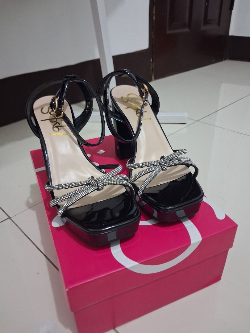 So Fab Revel Heel Sandals (Category: Heels) located in Las Pinas. Submitted by royalflower.76a025 (Listing ID 1466530339, Image 2). Description: Worn once only for an event • With original box • Excellent condition 💰 Original Price: ₱1,799 🏷️ Selling Price: ₱1,100 only! Location: Naga road Las Pinas.