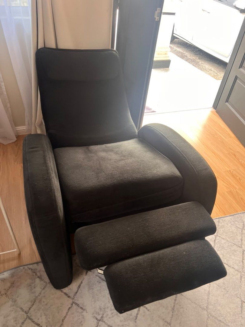 Sofa (Category: Sofas) located in Klang. Submitted by raraalola (Listing ID 1466495170, Image 3). Description: Rest sofa.